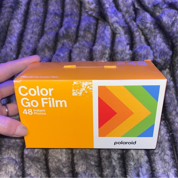 POLAROID GO CAMERA WITH BONUS BOX OF FILM! - Picture 4 of 4